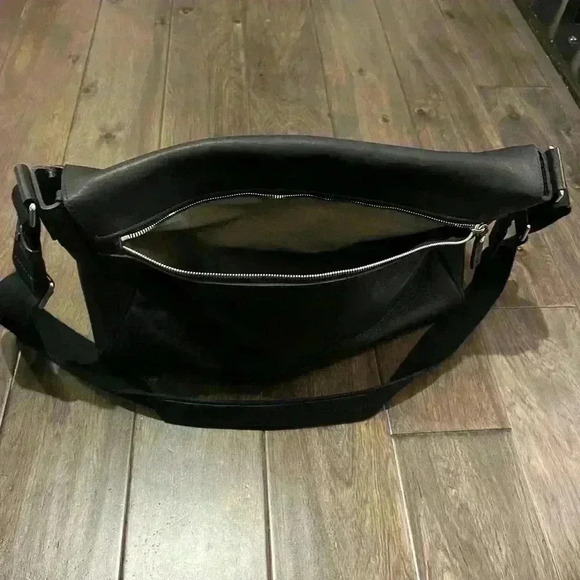 🌟RARE BLACK🌟SHINOLA E/W East West
Messenger Bag  Navigator Leather Laptop - Picture 12 of 16